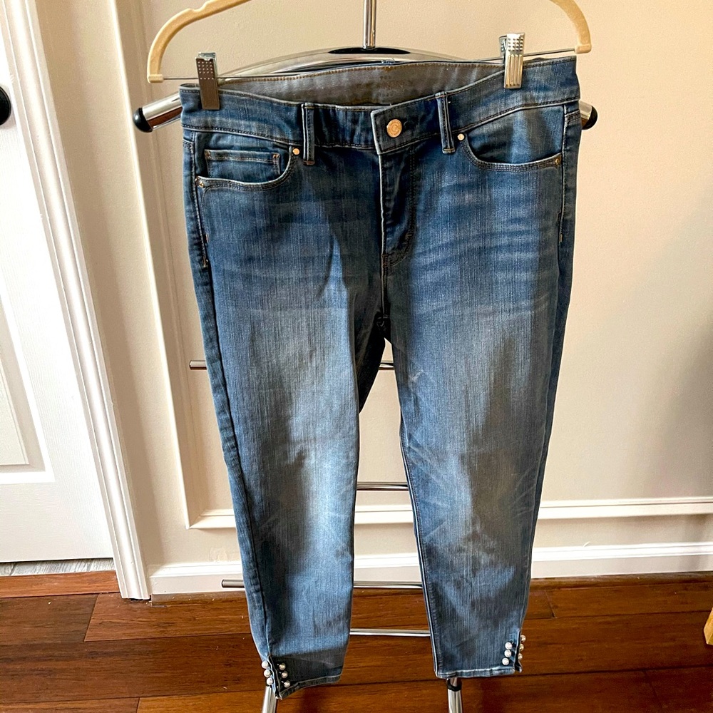 Pearl Appliqué Cropped Jeans